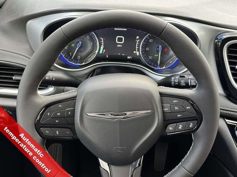 New 2026 Chrysler Pacifica Limited w/ S Appearance Package image 36