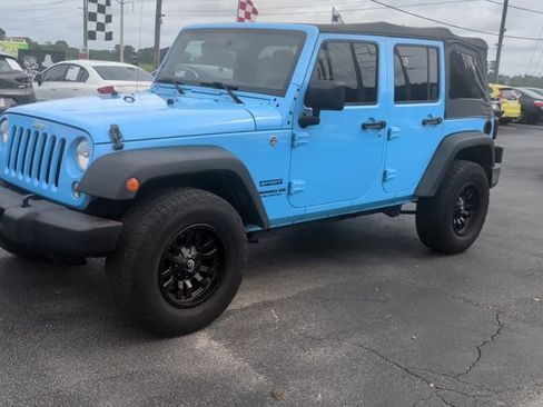 Used 2017 Jeep Wrangler Unlimited Sport w/ Quick Order Package 24S AWD/4WD image 4
