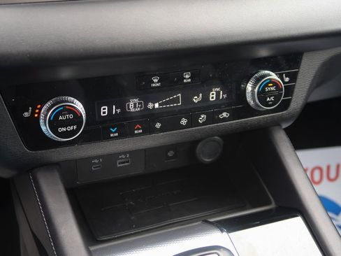 Used 2024 Mitsubishi Outlander SEL FWD image 38