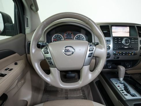 Used 2014 Nissan Armada SV image 29