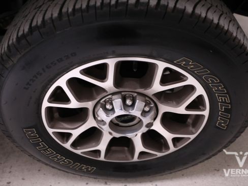 Used 2022 Ford F350 King Ranch w/ FX4 Off-Road Package image 33