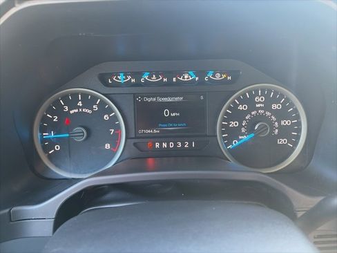 Used 2015 Ford F150 XLT w/ Equipment Group 302A Luxury image 18