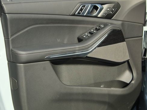 Used 2026 BMW X5 xDrive40i w/ Executive Package image 20