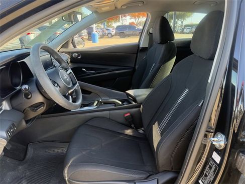 Used 2023 Hyundai Elantra SEL image 22