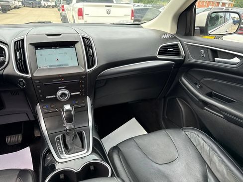 Used 2017 Ford Edge Titanium w/ Equipment Group 301A AWD/4WD image 13