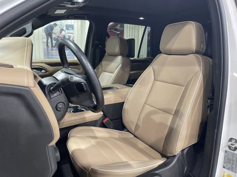 Used 2023 Chevrolet Tahoe Premier AWD/4WD image 2