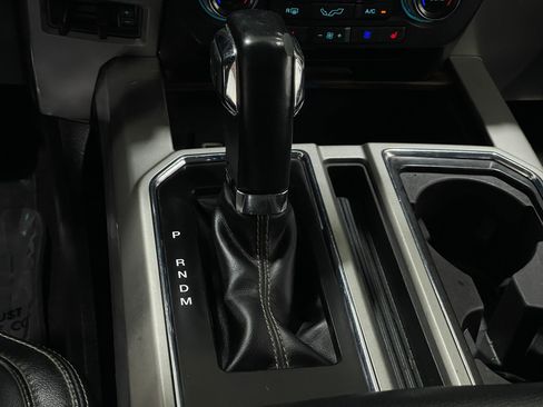 Used 2019 Ford F150 Lariat w/ Equipment Group 502A Luxury AWD/4WD image 28