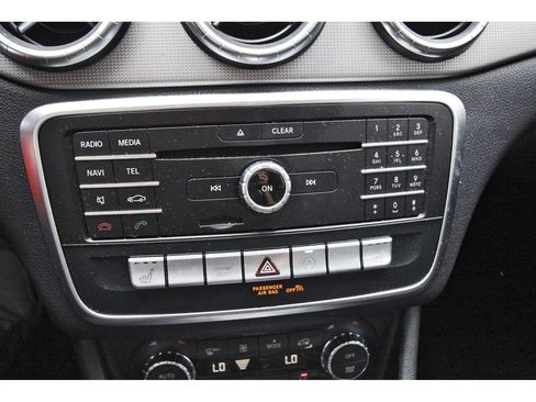 Used 2019 Mercedes-Benz CLA 250 4MATIC image 30