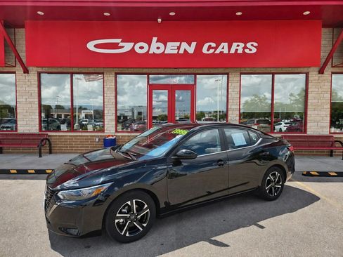 Used 2025 Nissan Sentra SV FWD image 1