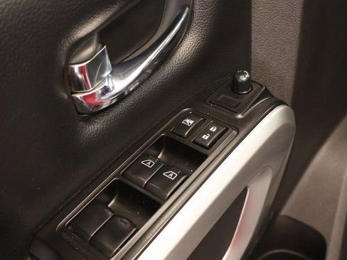 Used 2018 Nissan Titan PRO-4X image 8