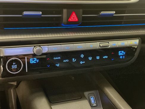 Used 2024 Hyundai Ioniq 6 SEL image 24