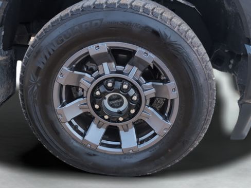 Used 2024 Ford F250 Lariat w/ Sport Appearance Package AWD/4WD image 9