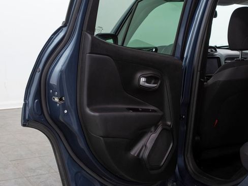 Used 2023 Jeep Renegade Trailhawk image 8