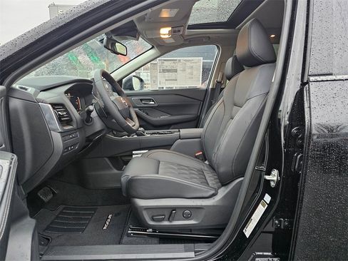 New 2026 Nissan Rogue Platinum image 15