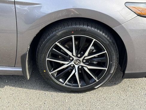 Used 2024 Toyota Camry SE image 7