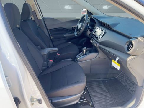 New 2025 Nissan Kicks Play S image 28