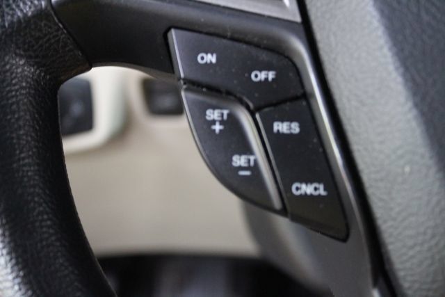 Used 2019 Ford Fusion SE AWD/4WD image 17