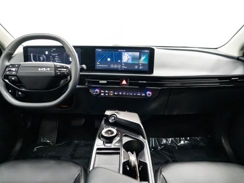 Used 2025 Kia EV6 Light RWD image 9
