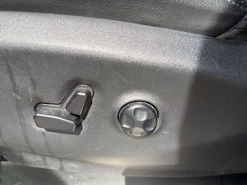 Used 2017 Chrysler Pacifica Touring-L Plus w/ Advanced Safetytec Group FWD image 29