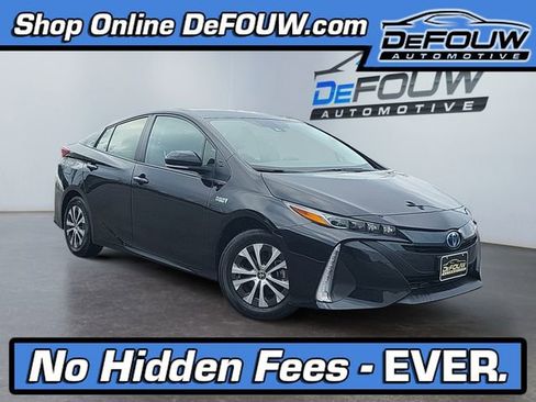 Used 2022 Toyota Prius Prime LE image 1