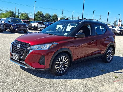 Used 2023 Nissan Kicks SV w/ Exterior Package FWD image 3