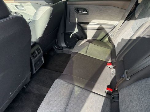 Used 2023 Nissan Rogue SV w/ SV Premium B Package image 13