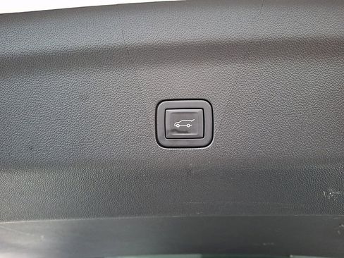 Used 2024 Chevrolet Tahoe Premier image 33