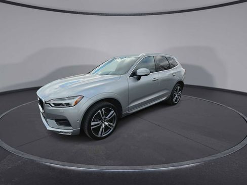 Used 2018 Volvo XC60 T5 Momentum w/ Advanced Package image 4