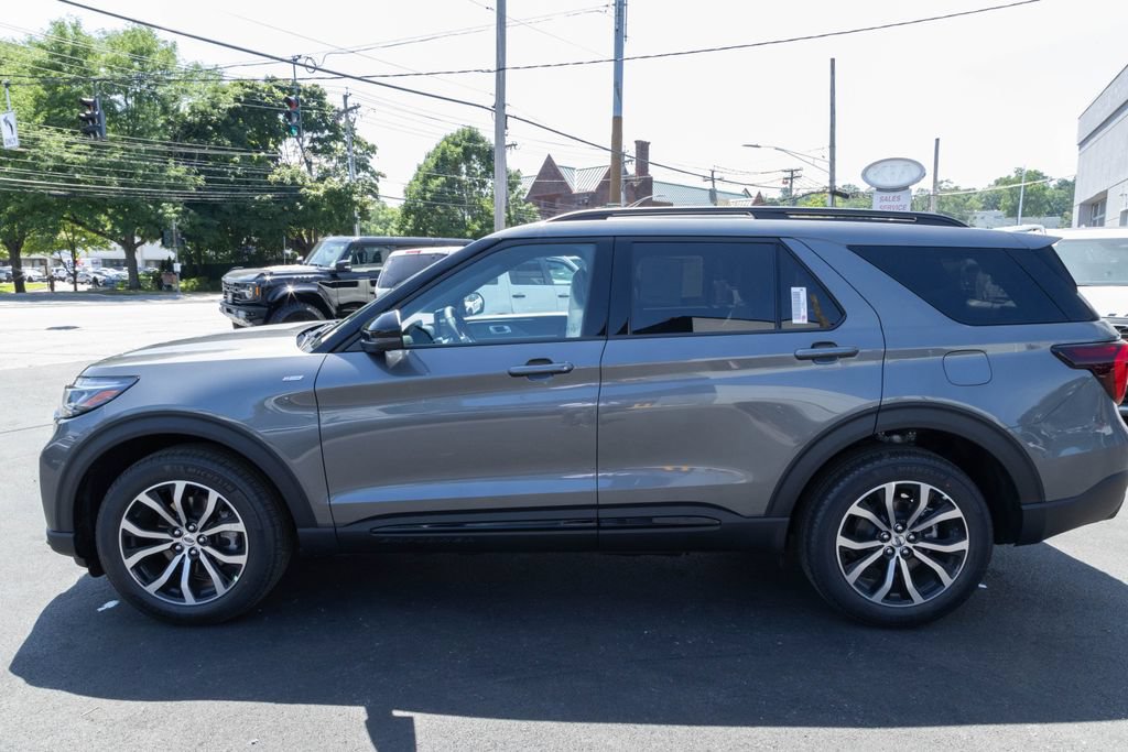 Used 2026 Ford Explorer ST-Line AWD/4WD image 3