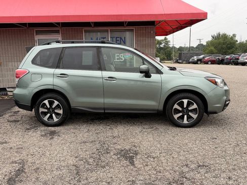 Used 2018 Subaru Forester 2.5i Premium AWD/4WD image 3