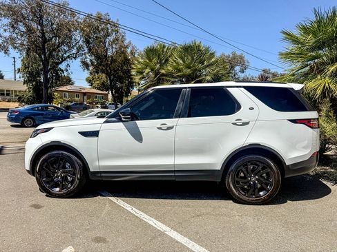 Used 2020 Land Rover Discovery HSE image 13