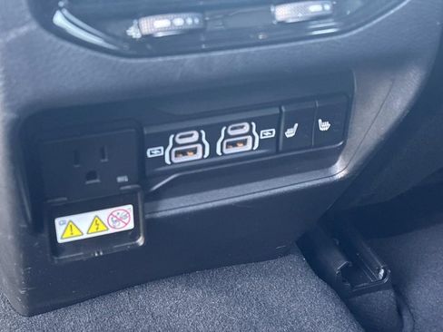 Used 2023 Jeep Grand Cherokee Overland image 21