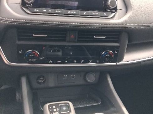 New 2026 Nissan Rogue SV w/ SV Premium Package AWD/4WD image 10