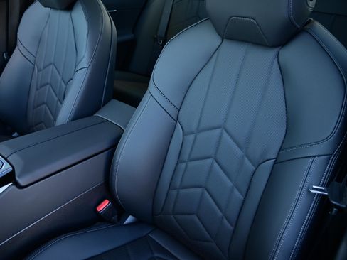 New 2026 BMW i5 eDrive40 w/ Executive Package image 8