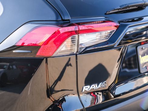 Used 2025 Toyota RAV4 XLE Premium FWD image 7