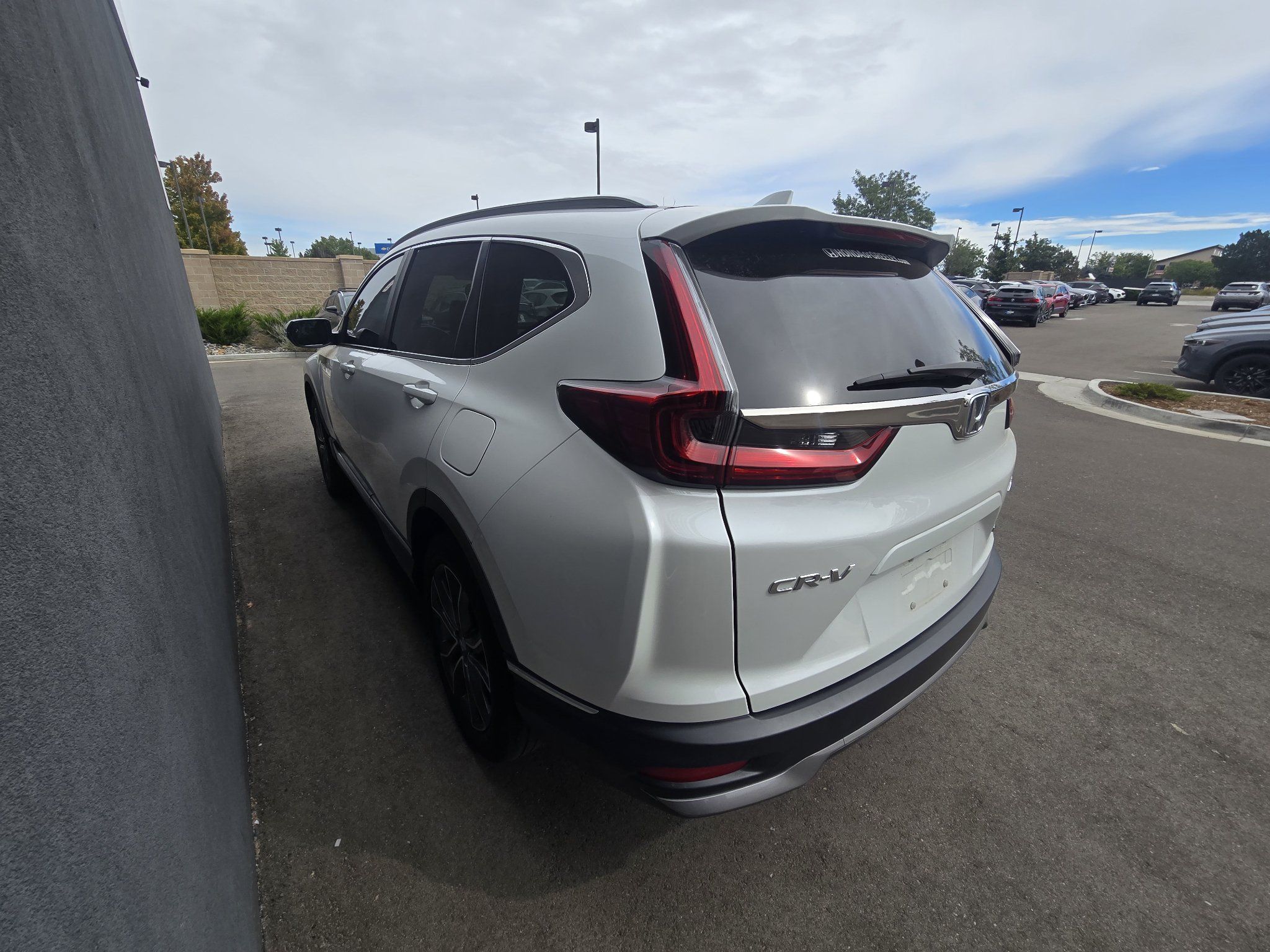 Used 2021 Honda CR-V Touring image 2