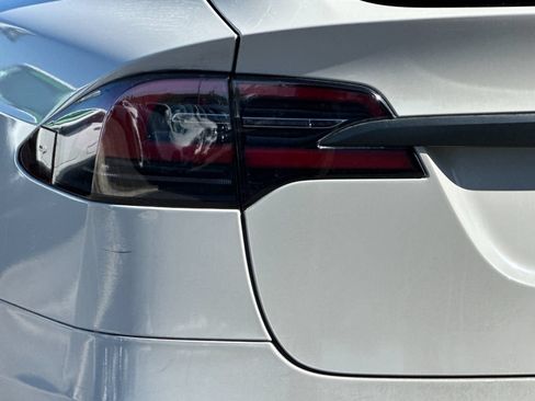 Used 2018 Tesla Model X 100D AWD/4WD image 32