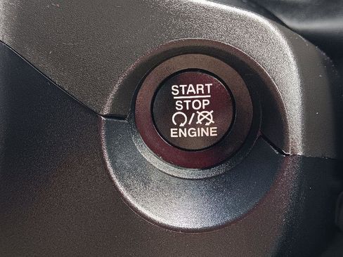 Used 2020 Jeep Compass Latitude image 17