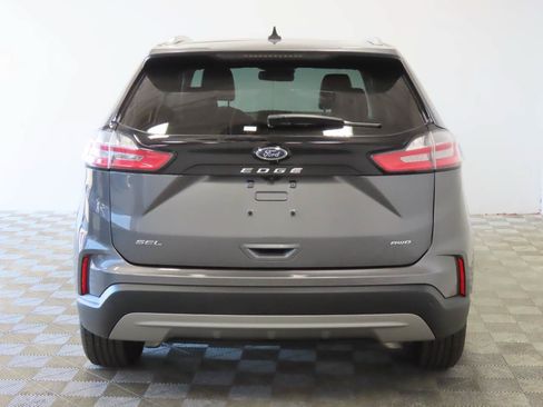 Used 2022 Ford Edge SEL w/ Convenience Package AWD/4WD image 4
