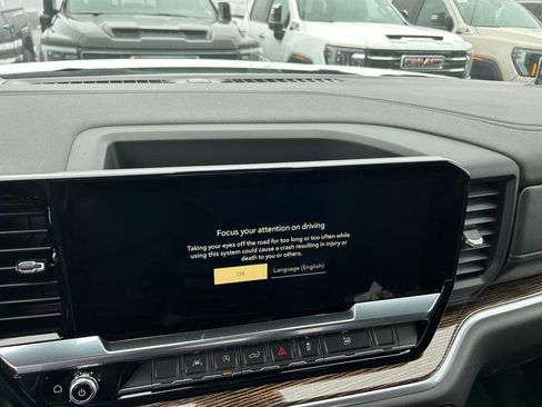 New 2026 GMC Sierra 1500 SLE image 9