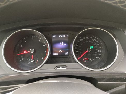 Used 2021 Volkswagen Tiguan SE w/ Panoramic Sunroof Package AWD/4WD image 23