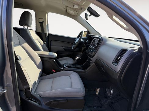 Used 2022 Chevrolet Colorado W/T w/ Custom Special Edition image 19