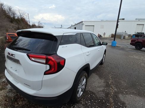 Used 2024 GMC Terrain SLE image 6