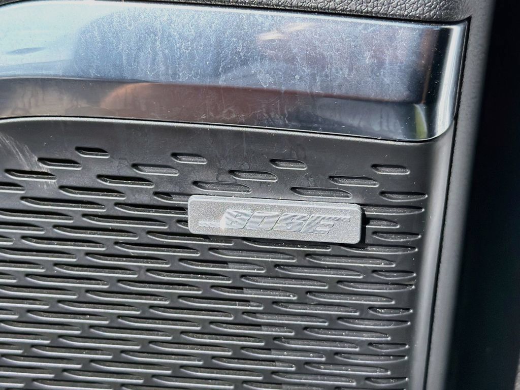 Used 2025 GMC Acadia Elevation FWD image 17