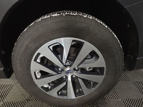 Used 2024 Subaru Outback Premium w/ Popular Package #1A image 11