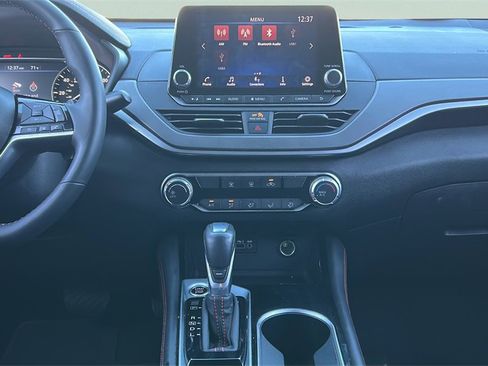 Used 2025 Nissan Altima 2.5 SR image 18