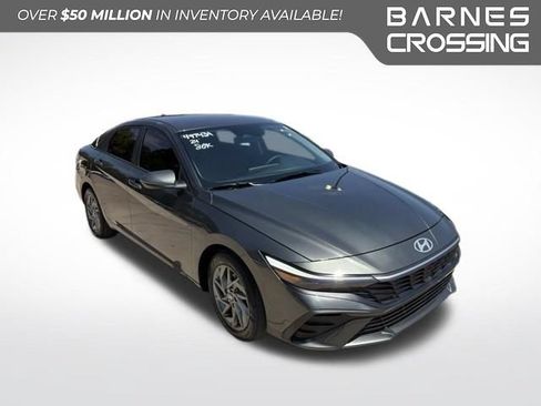 Used 2024 Hyundai Elantra SEL FWD image 1