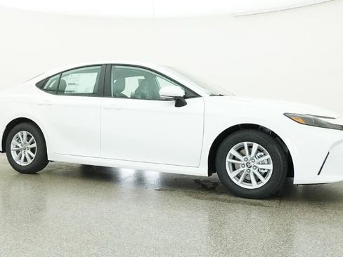 New 2026 Toyota Camry LE FWD image 28