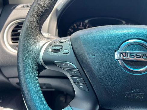 Used 2013 Nissan Pathfinder SV FWD image 22