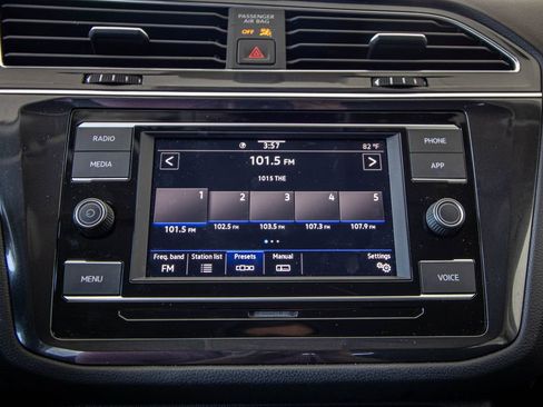 Used 2023 Volkswagen Tiguan S image 39